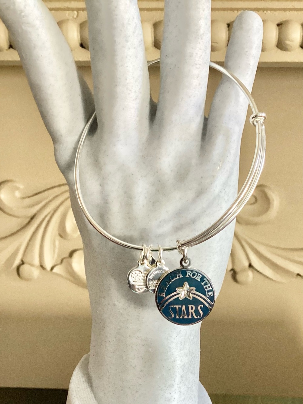 Alex and Ani 2018 Reach for the Stars Silver Charm Bangle